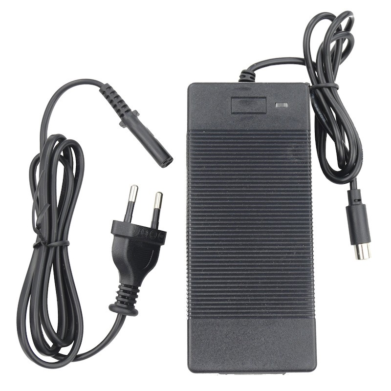 Chargeur de 36V 1,5A prise Jack large