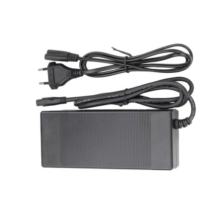 Chargeur 60V 2A avec connecteur tri polaire en plastique