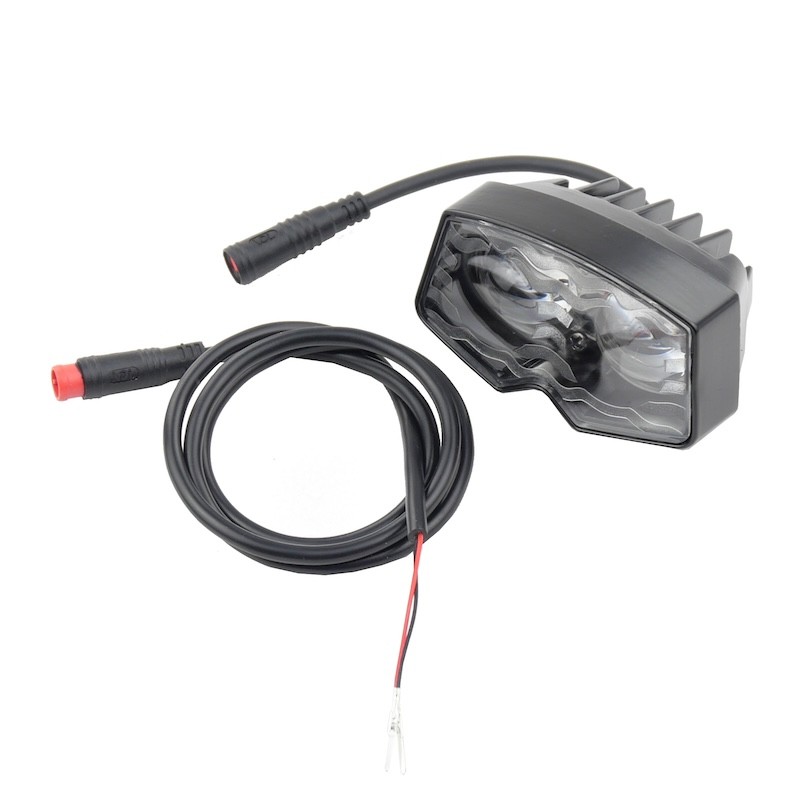 Phare avant LED puissant IPX5 avec faisceau ovale et son connecteur étanche