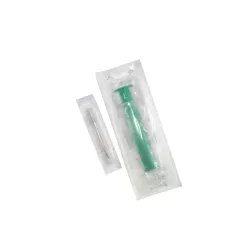 Kit seringue et aiguille pour injection de lubrifiant pour trottinette électrique