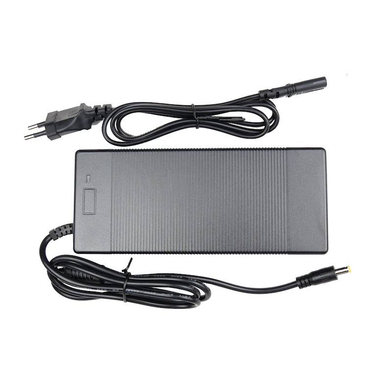 Chargeur 52V 2A prise jack