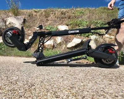 Trottinette électrique pliable légère et compacte