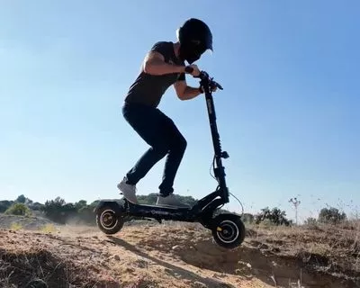 Trottinette électrique tout terrain