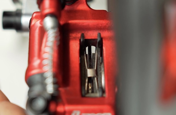 centrage a l'étrier