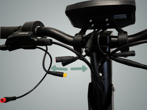 Débranchement connecteur écran LCD trottinette électrique